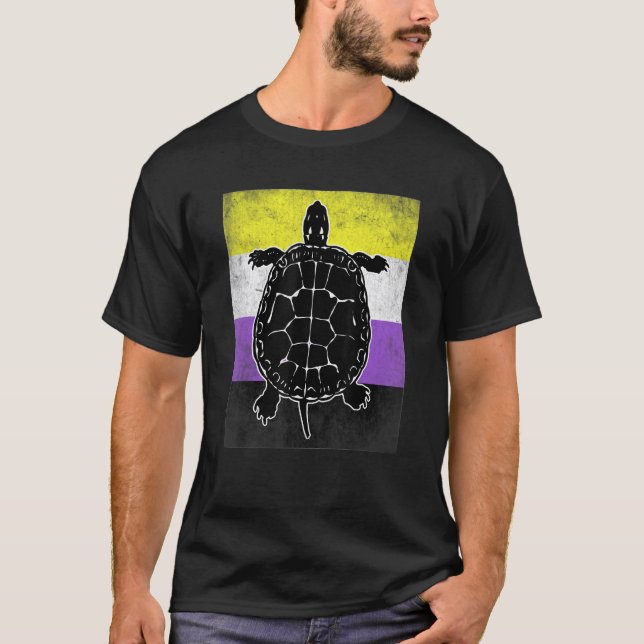 Turtle Non Binary Flagga LGBT Trans Funny Nonbinar T Shirt (Framsida)