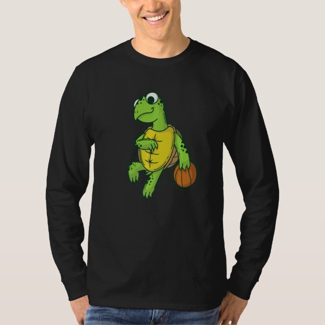 Turtle plays and loves Basketball T Shirt (Framsida)