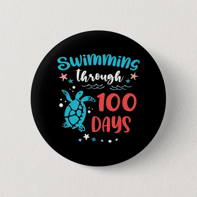Turtle Sea Swimming under 100 dagar av skoltea Knapp (Framsida)