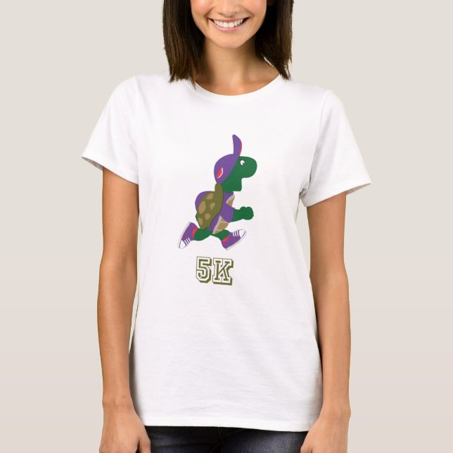 Turtle Springer 5K - Lila Tee Shirt (Framsida)