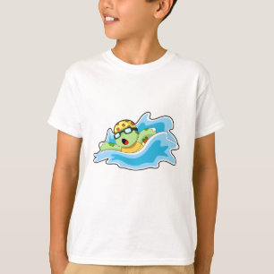 Turtle vid Swimming i Vatten T Shirt
