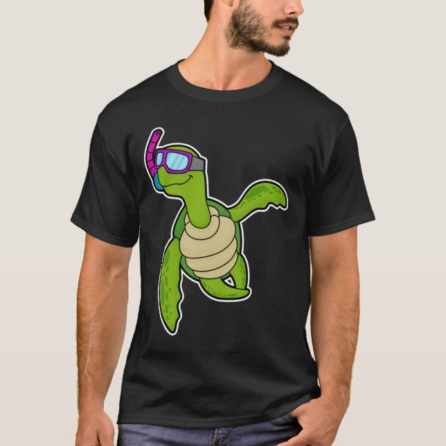 Turtle vid Swimming med Snorkel T Shirt (Framsida)