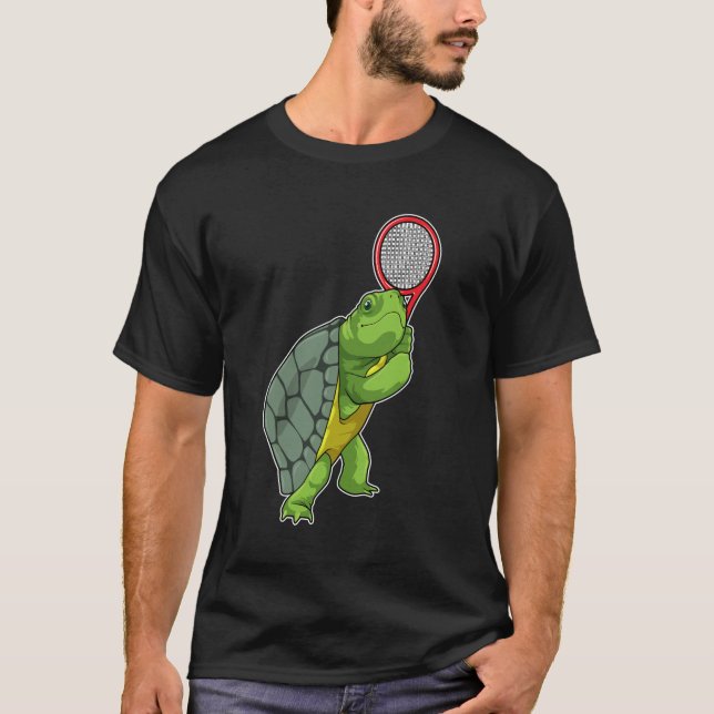 Turtle vid Tennis med tennis racket T Shirt (Framsida)