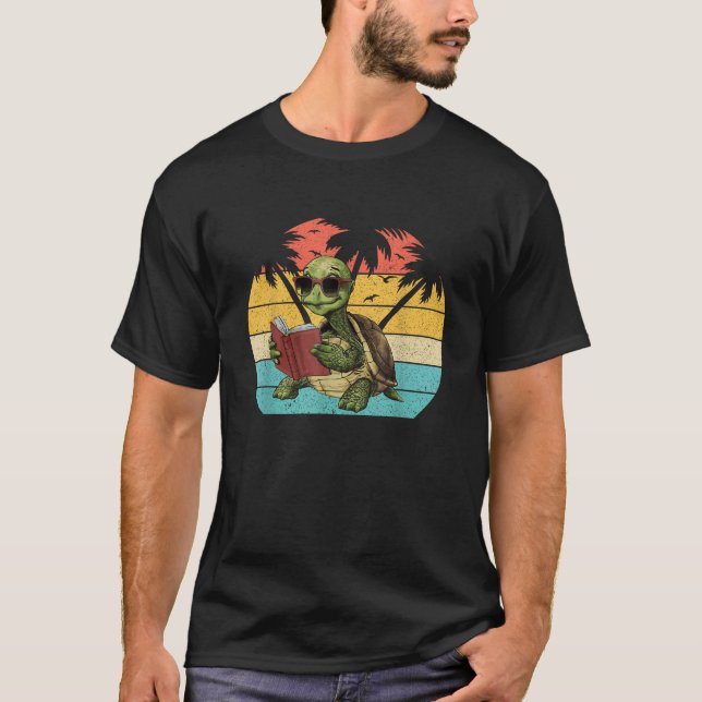 Turtle Wisslass med en Bok på plats T Shirt (Framsida)