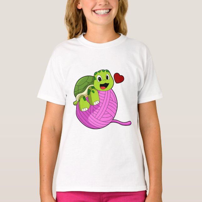 Turtle with Boll of Wool T Shirt (Framsida)