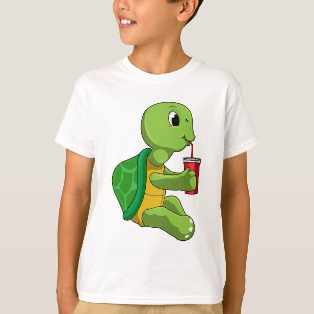 Turtle with Drinking mugg with Straw T Shirt (Framsida)