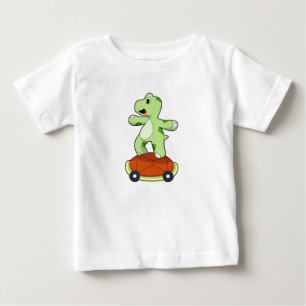 Turtle with Snäcka as Skateboard T Shirt