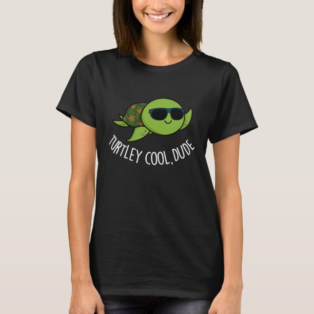 Turtley Coola Boy Funny Turtle Pun Mörk BG T Shirt (Framsida)