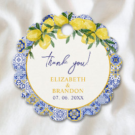 Tuscan-Style Wedding with Mediterranean Tiles Gåvor Etiketter