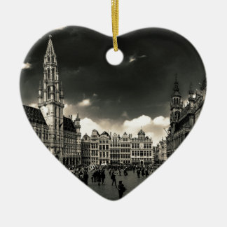 Tusen dollar-Ställe Bryssel, Belgien Julgransprydnad Keramik
