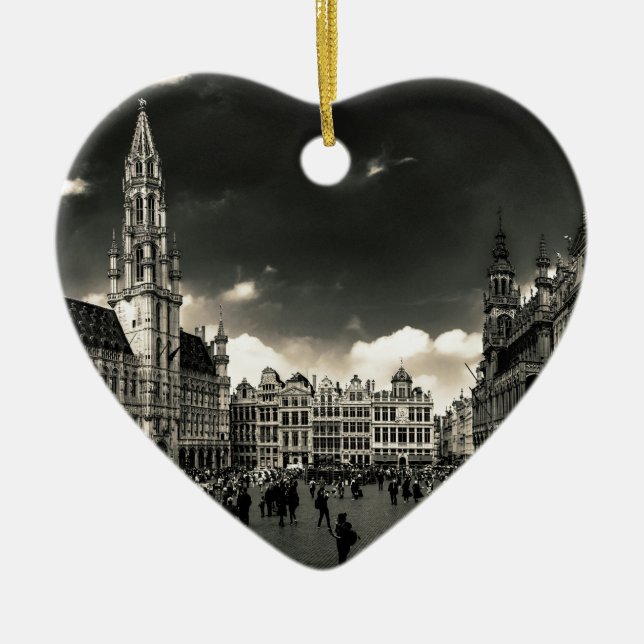 Tusen dollar-Ställe Bryssel, Belgien Julgransprydnad Keramik (Framsidan)