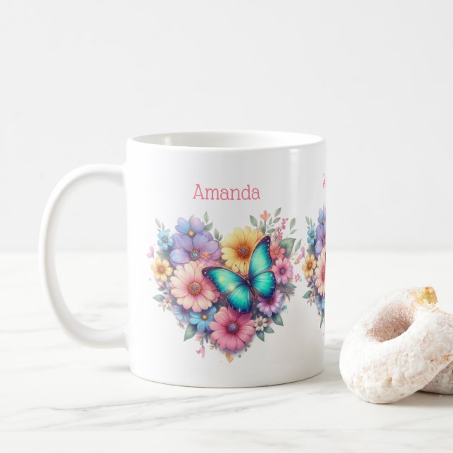 Tusenskönor med en vacker fjäril kaffemugg (Med munk)