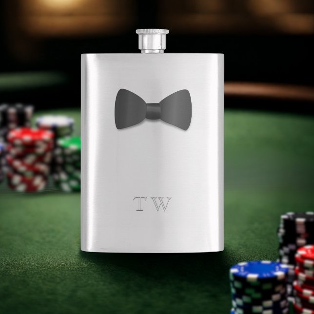 Tuxedo Bröllop Bow Tie Monogrammed Silver-kolv Fickplunta (For your Black Tie Poker Night Bachelor party - just add your initials)