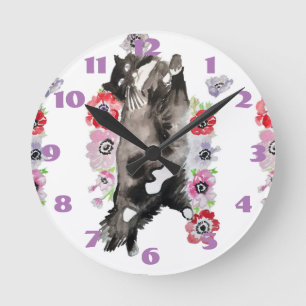Tuxedo Cat Art Animal Barn Rosa Round Clock Rund Klocka