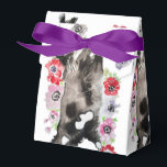 Tuxedo Cat Black White Cats Birthday-favoritruta Presentaskar<br><div class="desc">Tuxedo Cat Black White Cats-design. En strålande produkt som är gjord av mina ursprungliga vattenfärgade färger.</div>