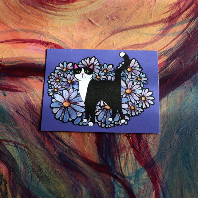 Tuxedo Cat Lila Daisy Art Vykort (Skapare uppladdad)