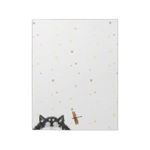 Tuxedo Cat överraskad av Dragonfly Anteckningsblock