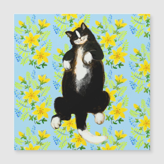 Tuxedo-katt Spipande på blommigtens säng (Framsida)