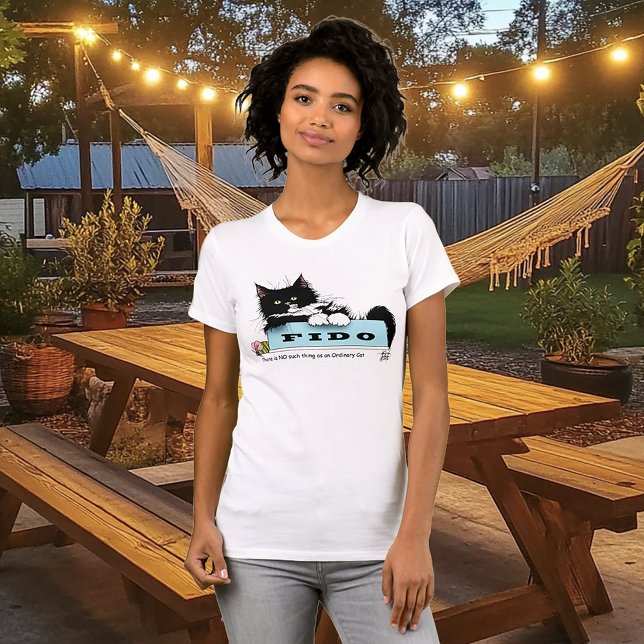 Tuxedo Kitten Hund's Bowl T Shirt (Skapare uppladdad)