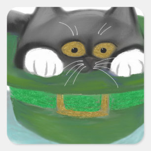 Tuxedo Kitten passar in i Leprechauns hat Fyrkantigt Klistermärke