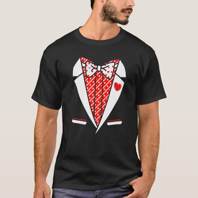 Tuxedo Red Heart Valentines Day Funny Costume Men  T Shirt (Framsida)