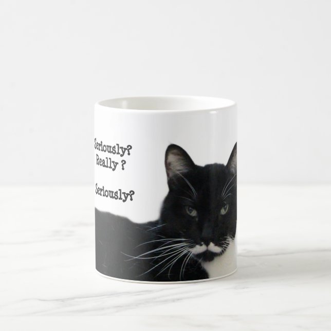 Tuxedokatt Allvarligt Magisk Mugg (Center)