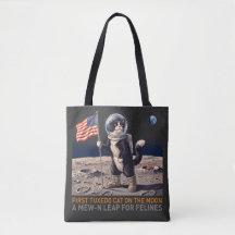 Tuxedokatt på månen Astronaut Rolig Retro T-Shirt