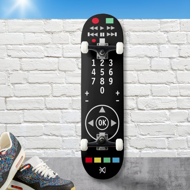 TV Fjärrkontroll Svart Modern Stilren Cool Mini Skateboard Bräda 18,5 Cm (A cool skateboard in the style of a TV remote control)