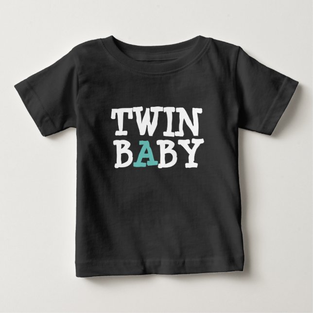 Två 1 Baby A Tee Shirt (Framsida)