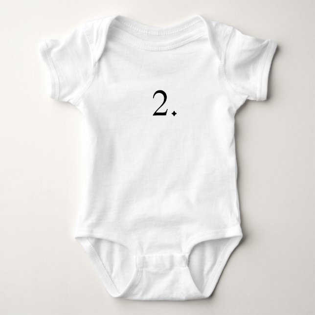 Två år gammal minimalistisk Baby-dräkt T Shirt (Framsida)