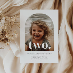 Två Arched Photo Birthday Inbjudningar