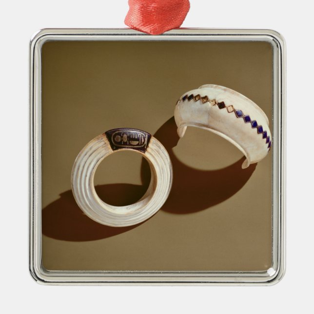 Två armband, från graven av Tutankhamun Julgransprydnad Metall (Framsidan)