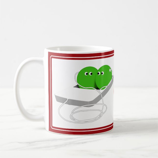 Två ärtor i en kapsel kaffemugg (Vänster)