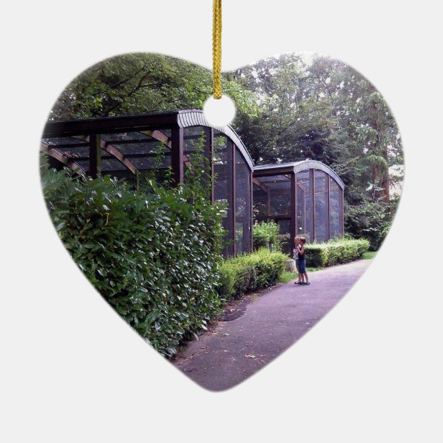 Två barn i parken julgransprydnad keramik (Baksidan)