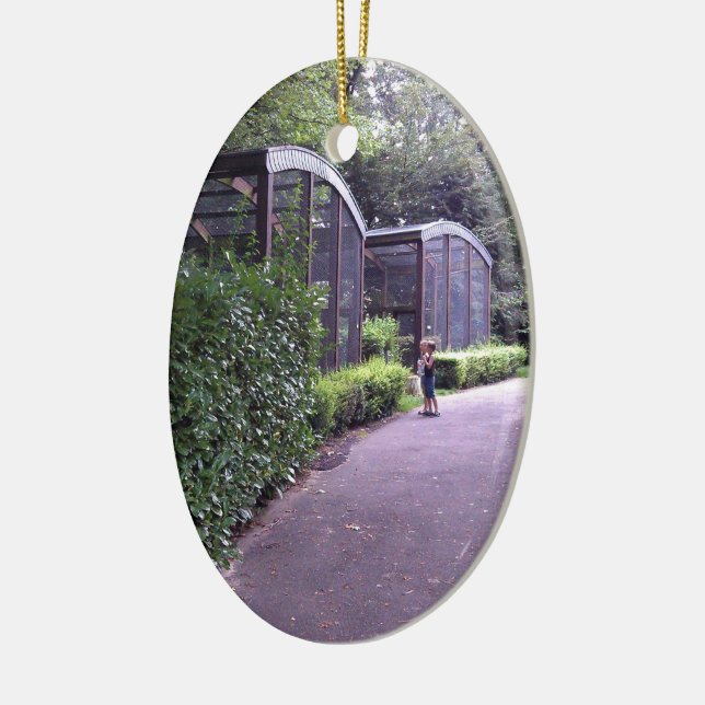 Två barn i parken julgransprydnad keramik (Vänster)