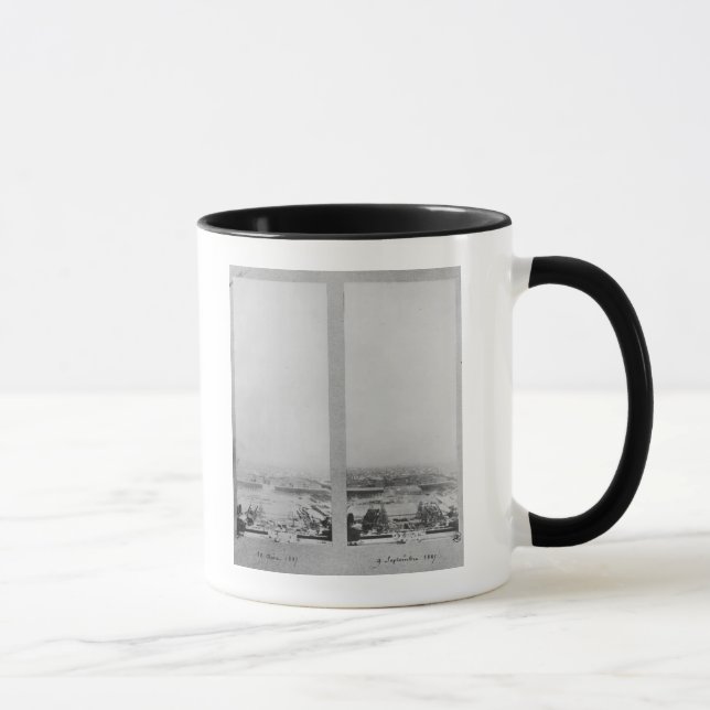 Två beskådar av konstruktionen av Eiffelen 2 Mugg (Höger)