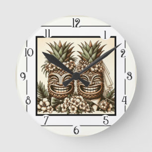 Två brudgummar Gay Pineapple Tiki Huvud Retro Bröl Rund Klocka
