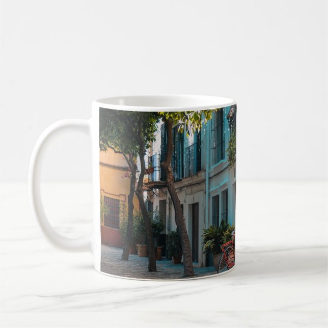 Två bruna bord utanför kaffemugg (Vänster)