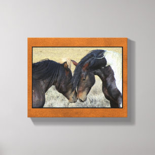 Två bruna Vild Horses Nuzzling Canvastryck
