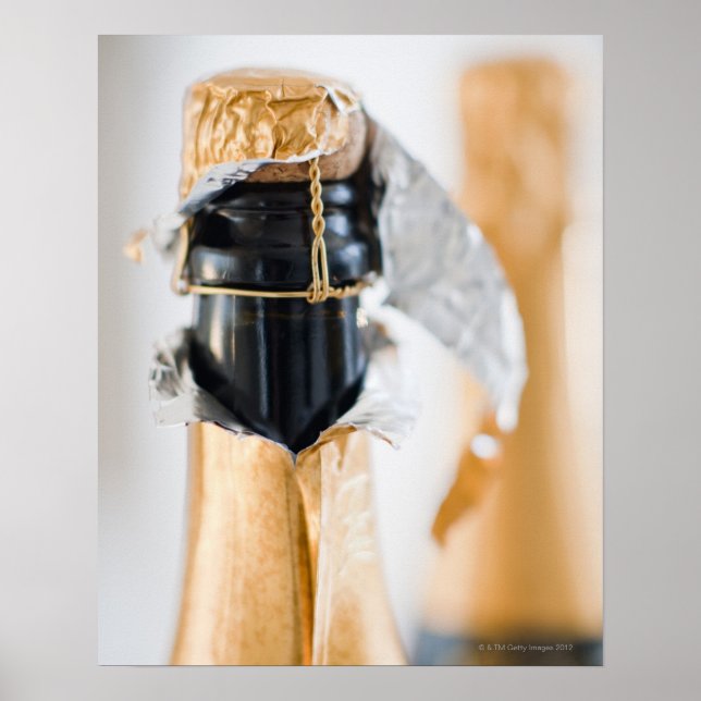 Två champagne flaskor poster (Framsidan)