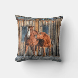 Två Cheeky Horses och ett Barn Equine Photo Kudde