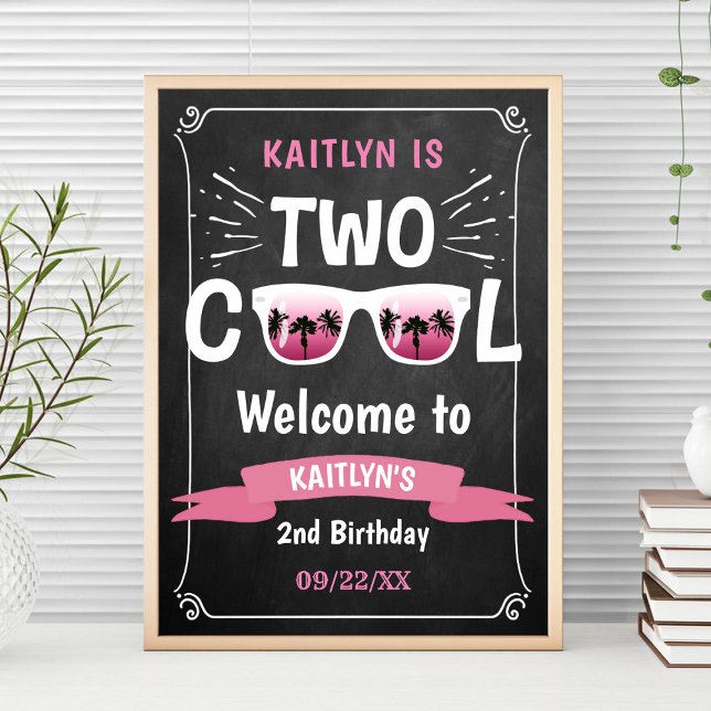 Två coola svarta tavlan 2-års välkomstskylt poster (Skapare uppladdad)