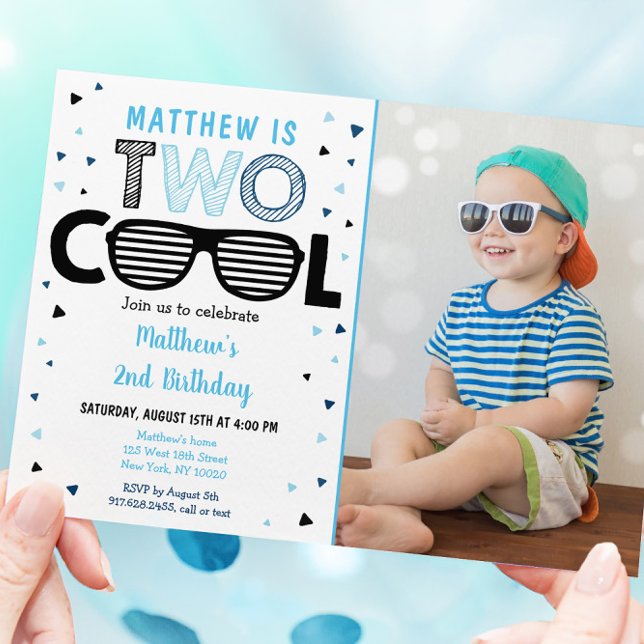 Två Coolor Sunglass Boy andra födelsedagen Inbjudningar (Skapare uppladdad)