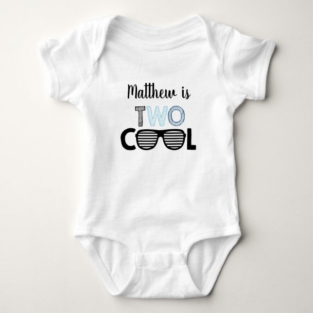 Två Coolor Sunglasses Boy Birthday T Shirt (Framsida)