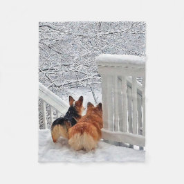Två Corgis i snön Fleecefilt