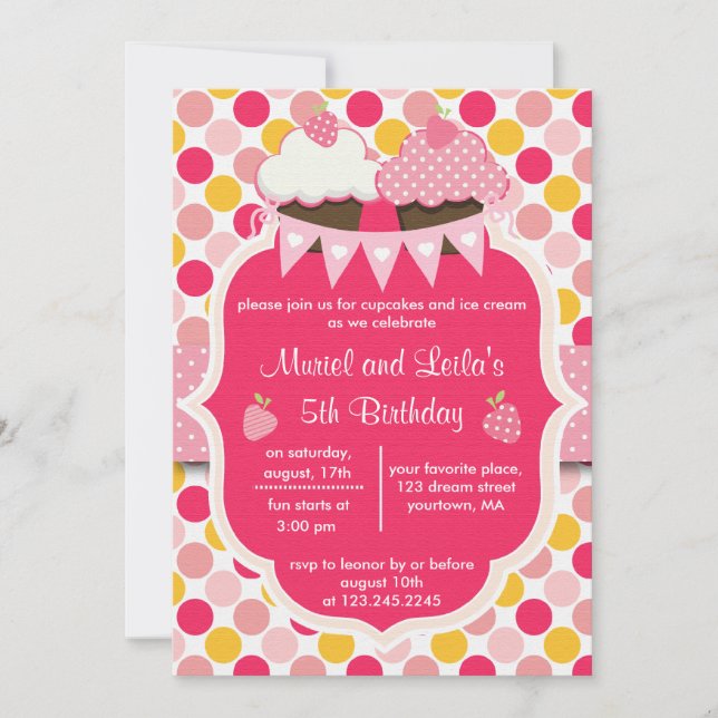 Två Cute Rosa-Muffinsar, Dots & Strawbär Party Inbjudningar (Framsida)