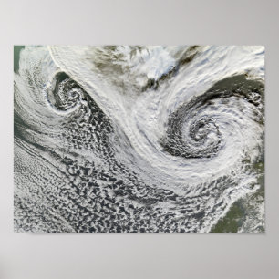 Två cyclones som bildas i tandema söder av poster