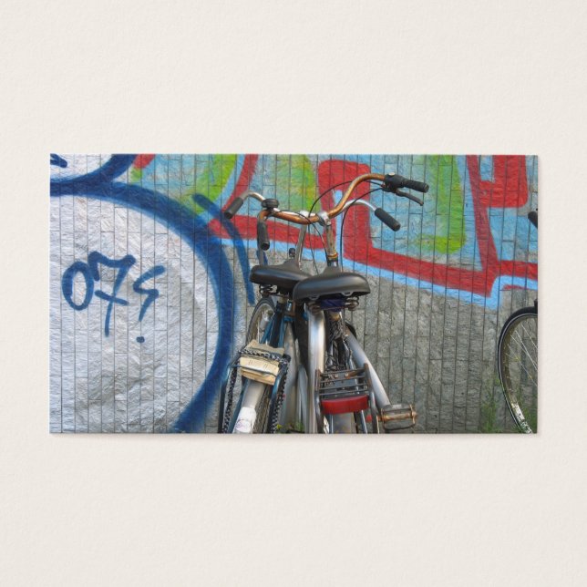 Två cyklar och ett litet grafikkort från graffiti  visitkort (Framsidan)