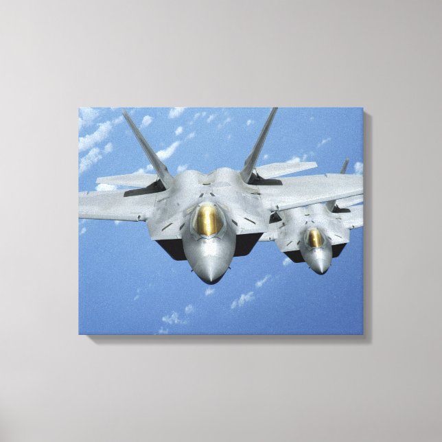 Två F-22 Raptors flyger över Stilla havet 2 Canvastryck (Framsida)