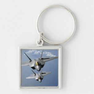 Två F-22 Raptors flyger över Stilla havet Fyrkantig Silverfärgad Nyckelring